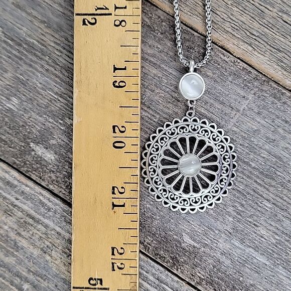 Mandala necklace with earrings - Picture 7 of 7